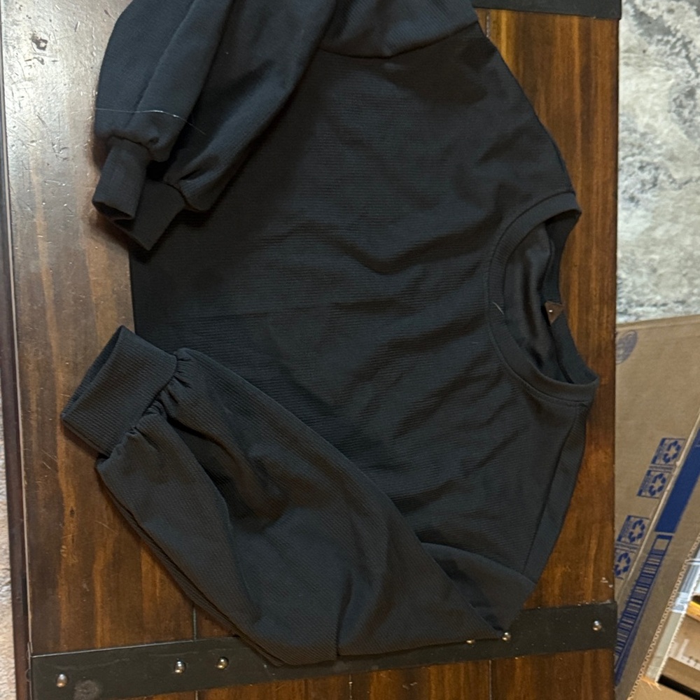 SHEIN Black Knit Top